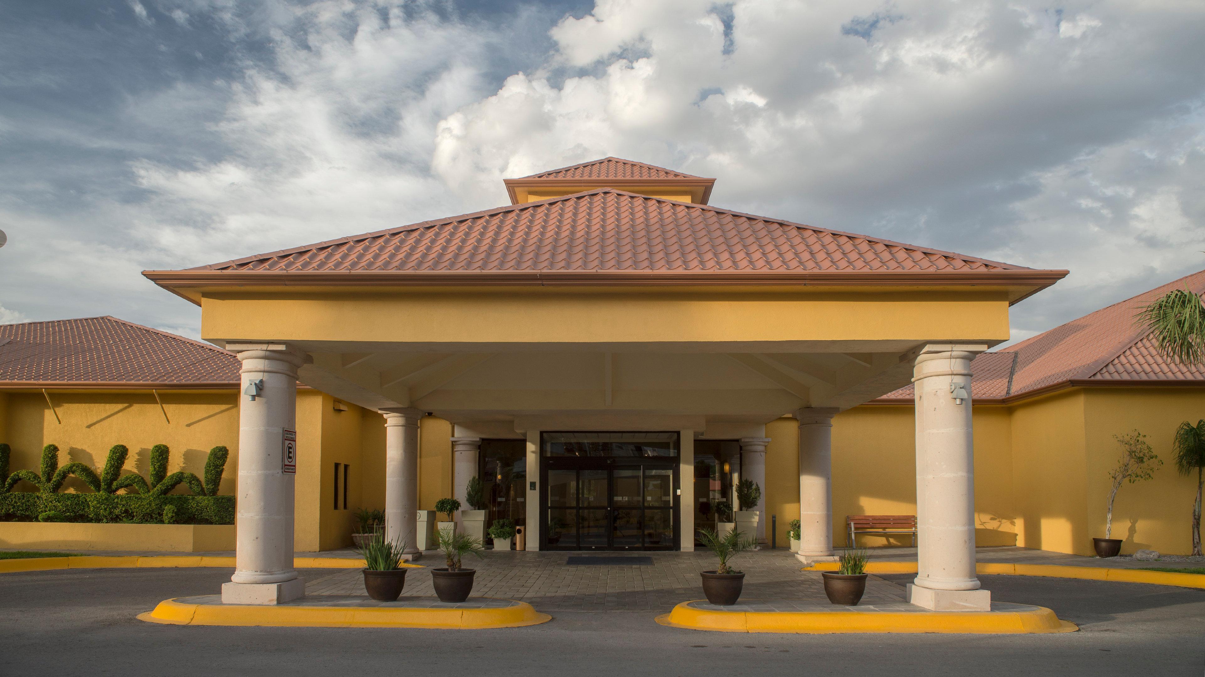 Holiday Inn Express Chihuahua, An Ihg Hotel Екстер'єр фото